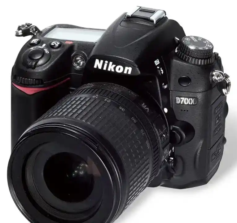 دوربین عکاسی Nikon دست دو