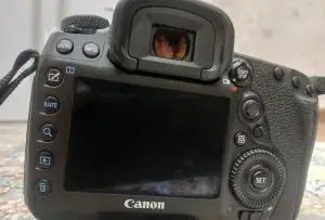 دوربین کنون مارک 4 با لنز ۲۴.۱۰۵ دست دوم