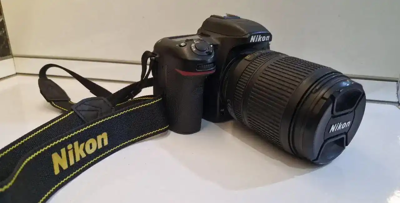 دوربین Nikon D7500 دست دو