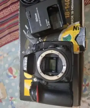 دوربین نیکون D7100 kit 18-200 VR دست دوم