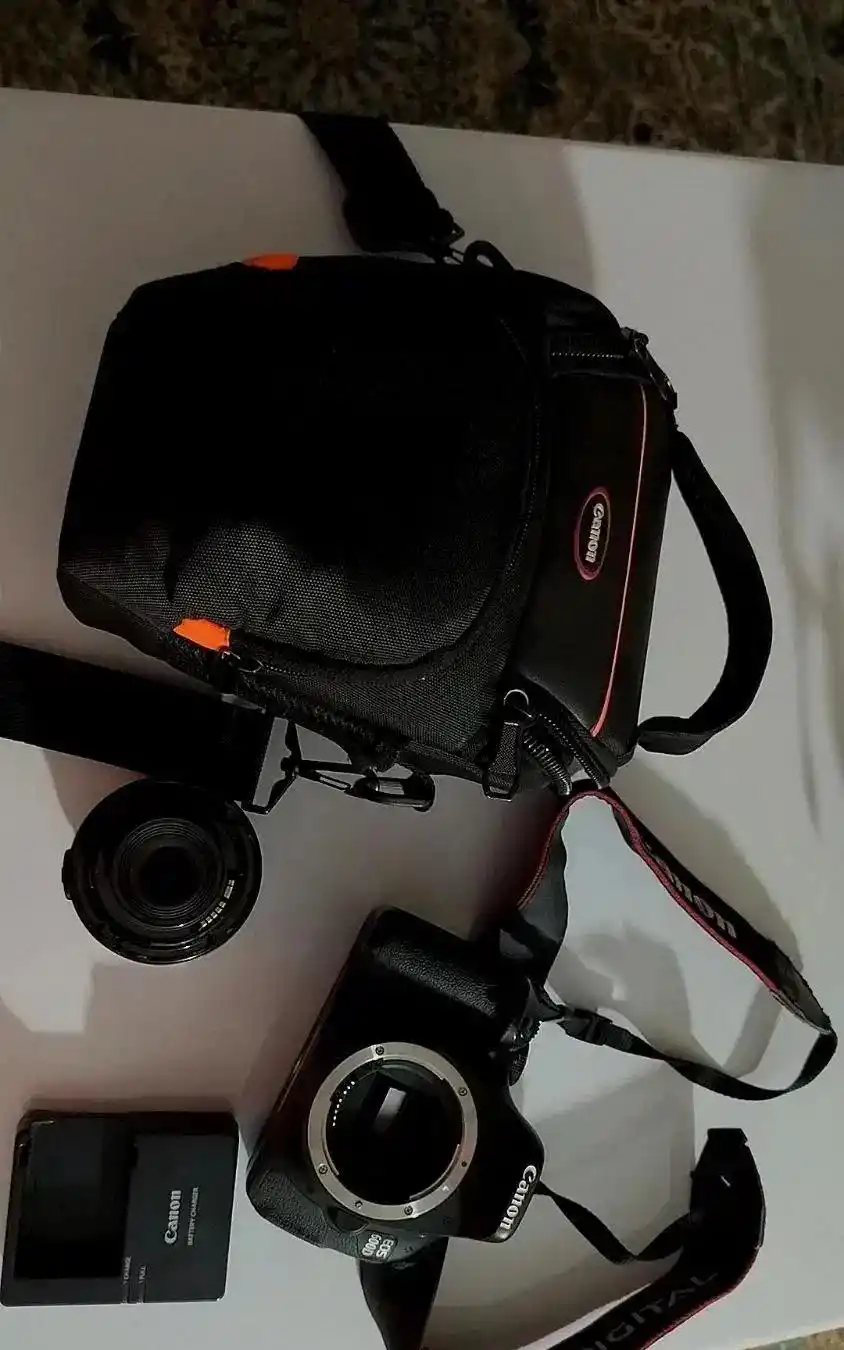 دوربین 600d کنون دست دو