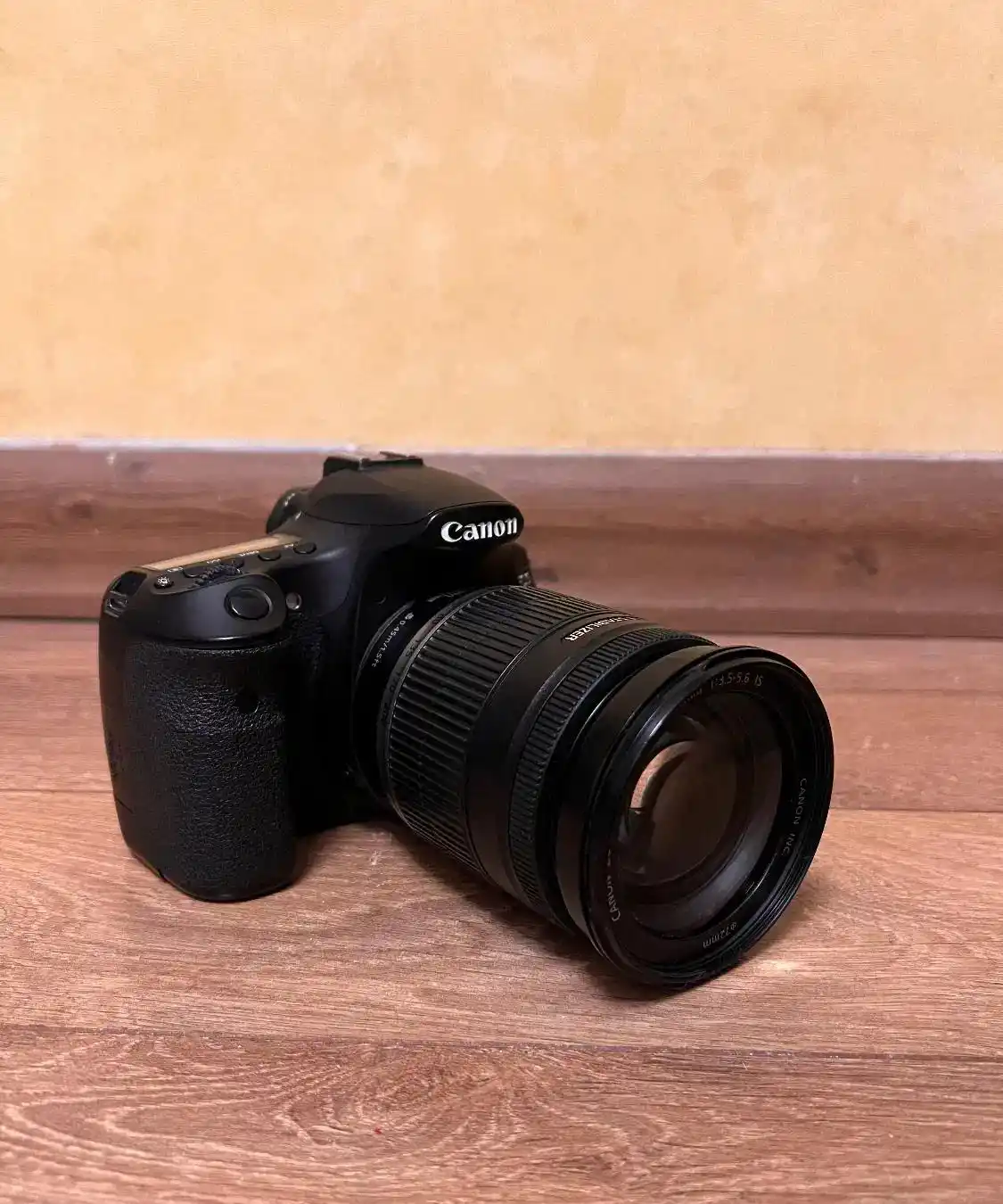 دوربین canon 60D با لنز 18-200 کاملا سالم دست دو