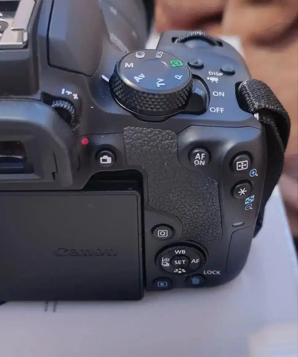 دوربین پیشرفته عکاسی کانن دست دو