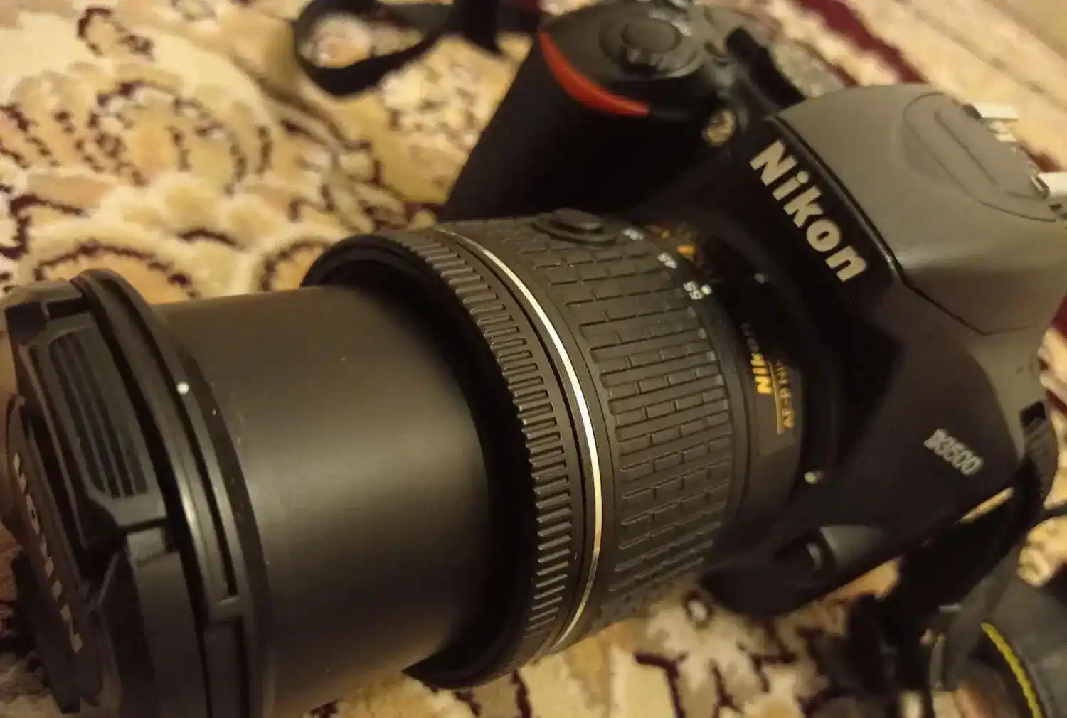 دوربین نیکونD3500 دست دو