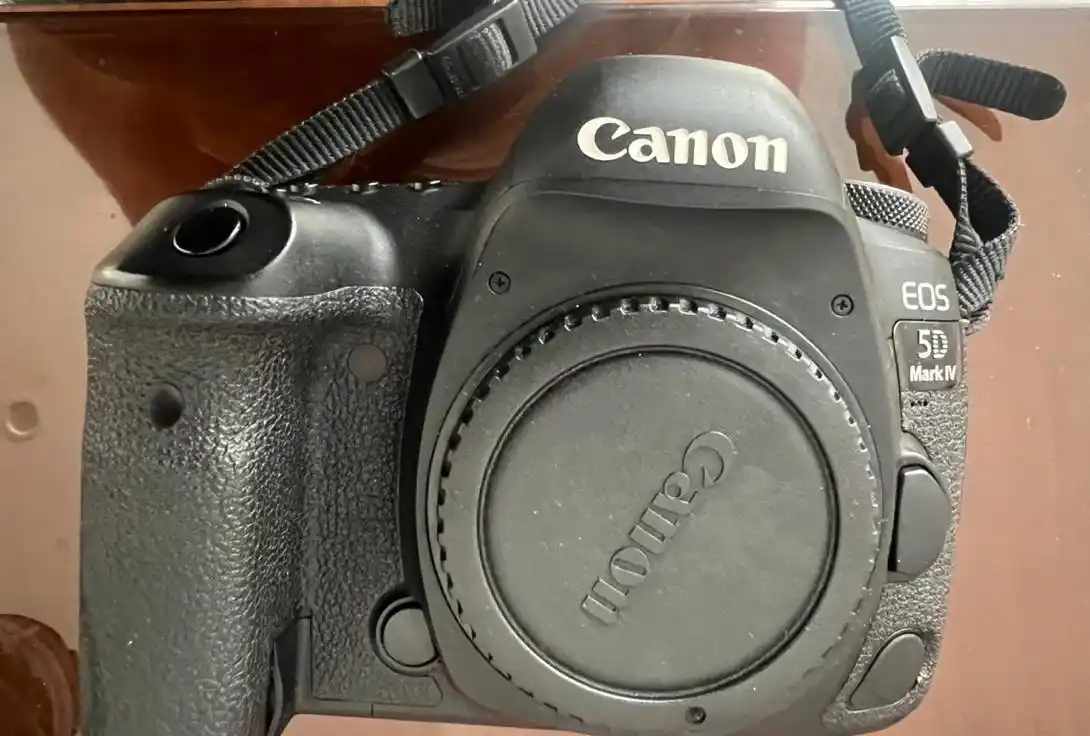 دوربین کانن Mark IV دست دو