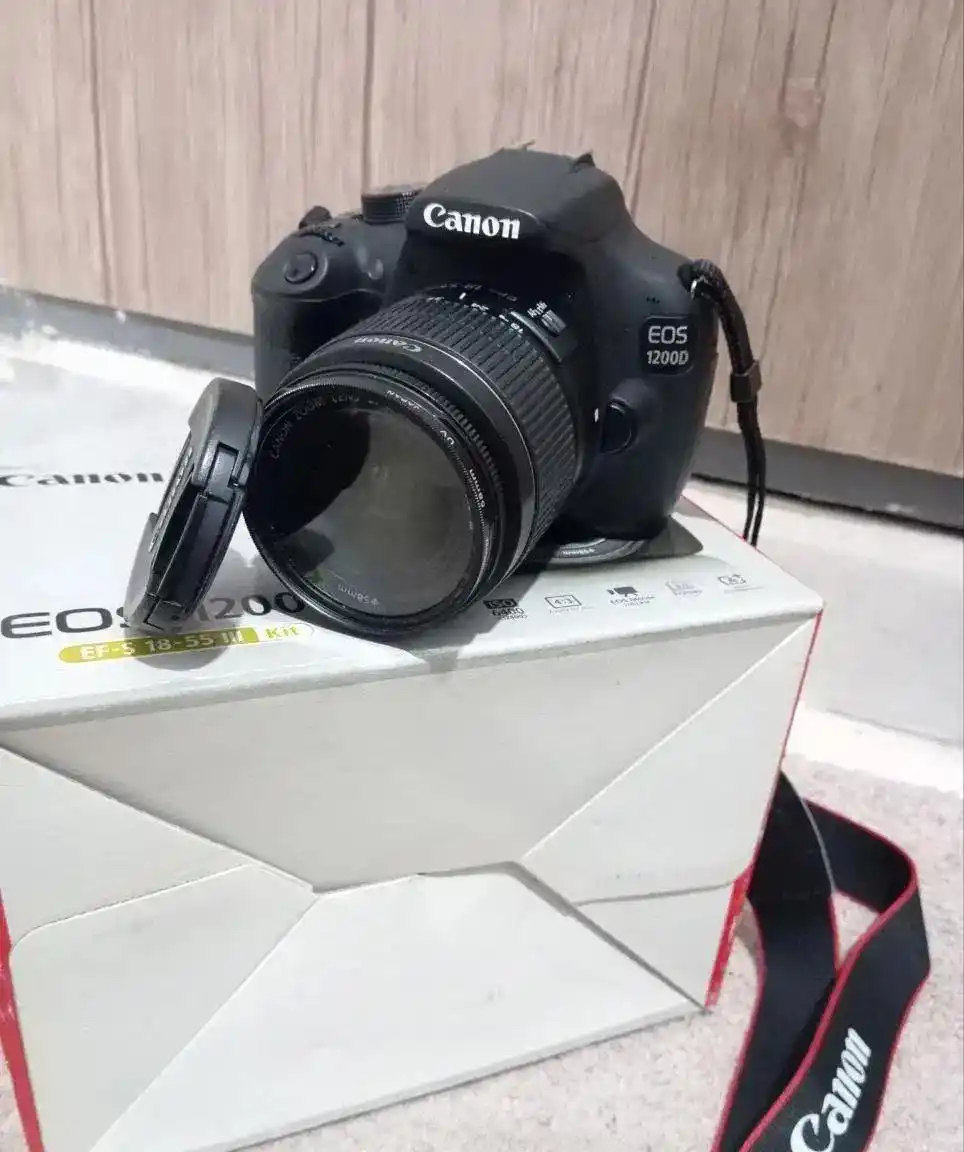 1200D Canon EOS دوربین دست دو