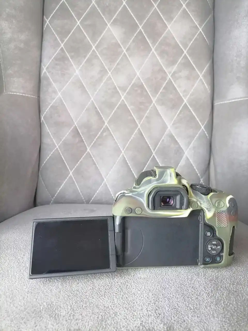 کانن850d بسیار تمیز و کم کار دست دو