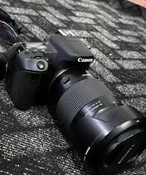 دوربین عکاسی کانن /  canon 77D دست دوم