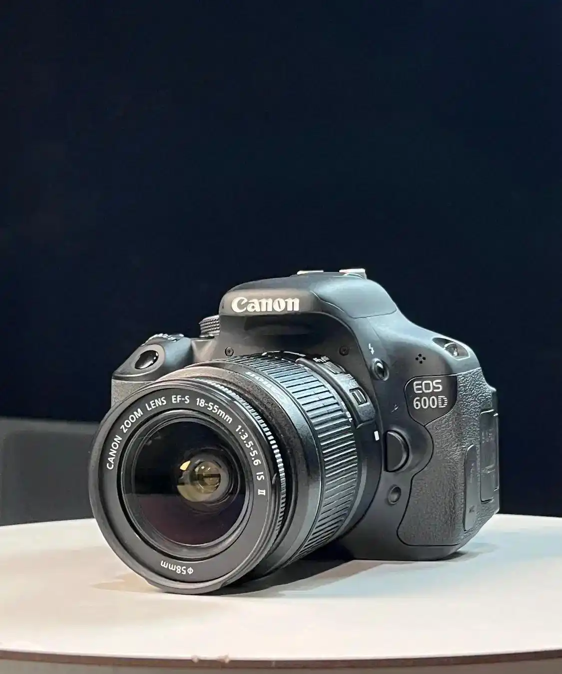 دوربین 600d کانن دست دو