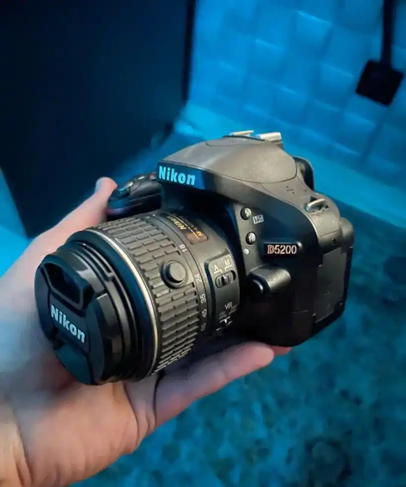 نیکون Nikon D5200 دست دو