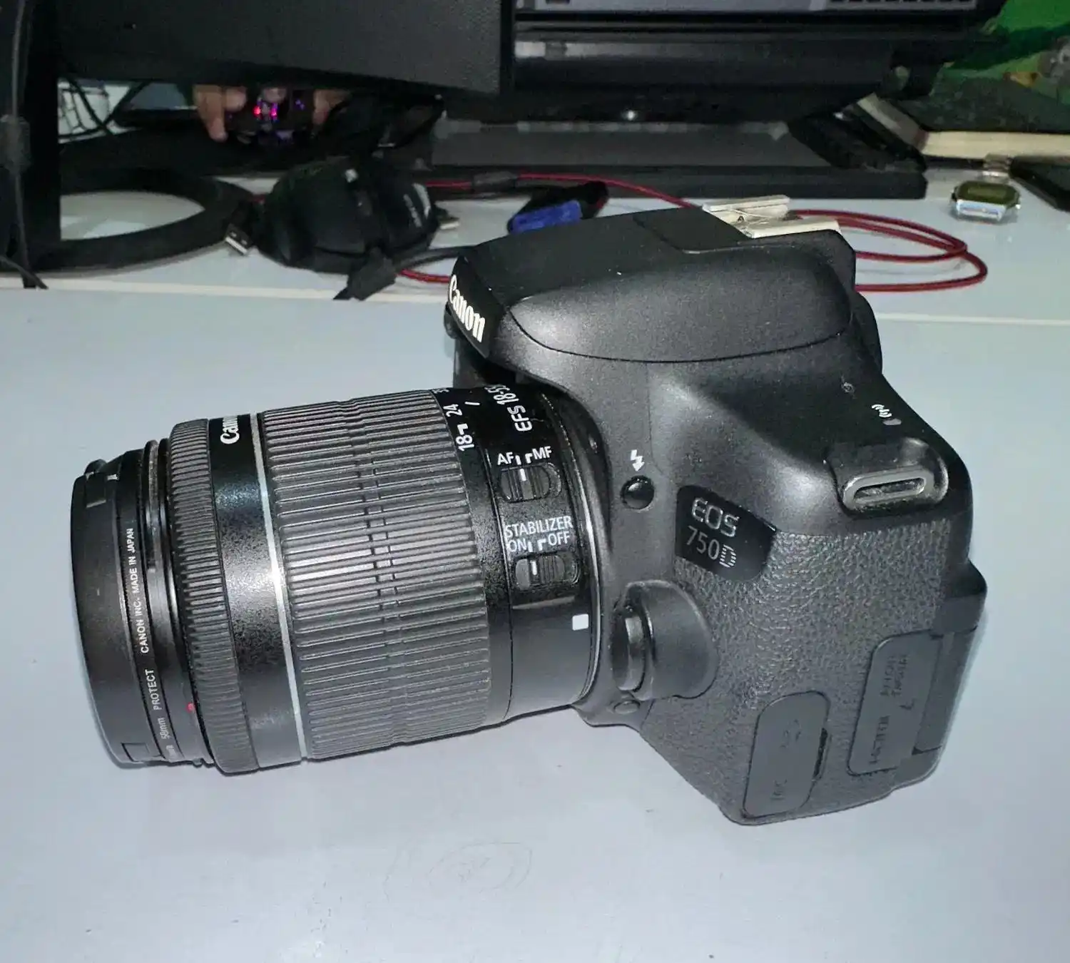 دوربین کنون canon 750D دست دو