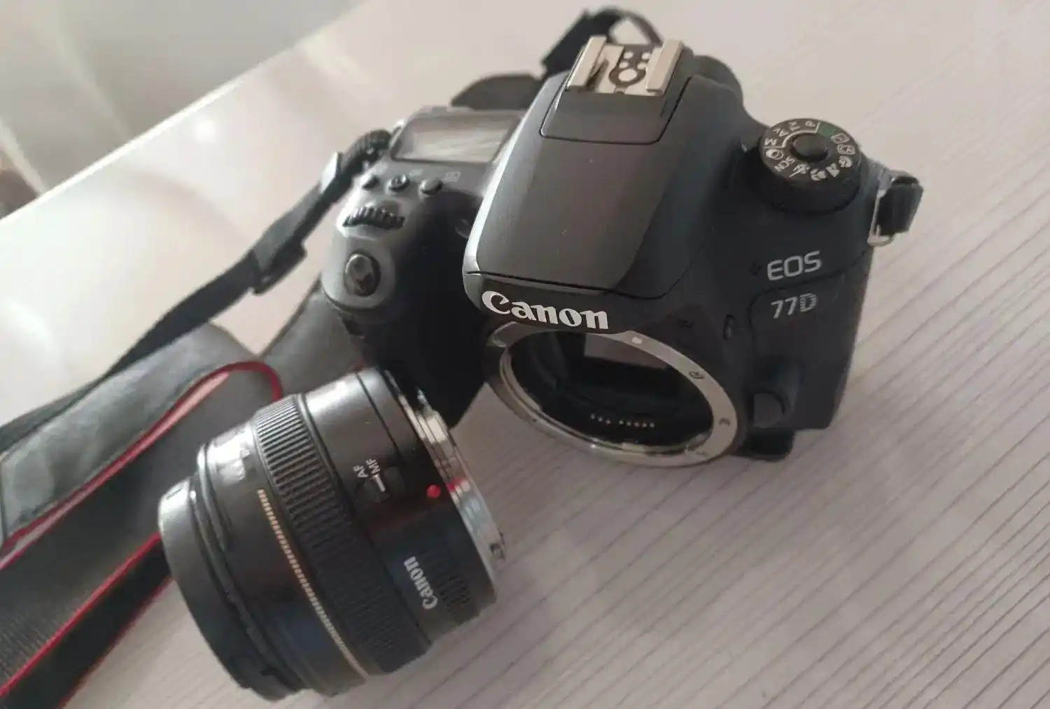 دوربین عکاسی و فیلمبرداری کنان 77D بسیار تمیز دست دو