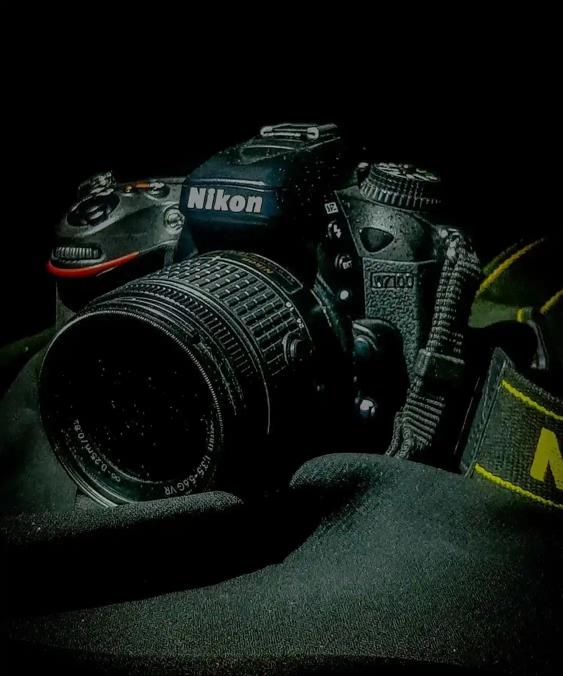 دوربین نیکونd7100 دست دو