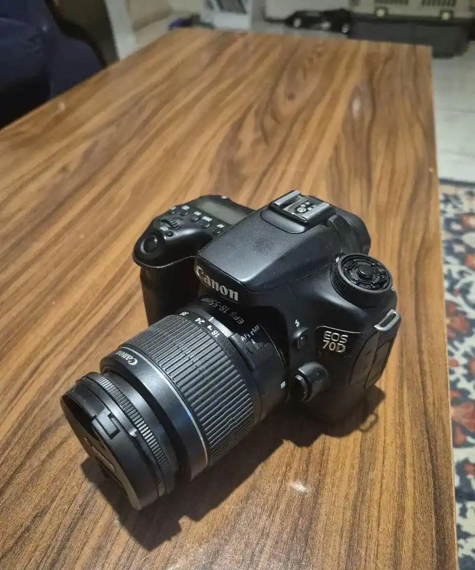 دوربین کنون canon 70D دست دو