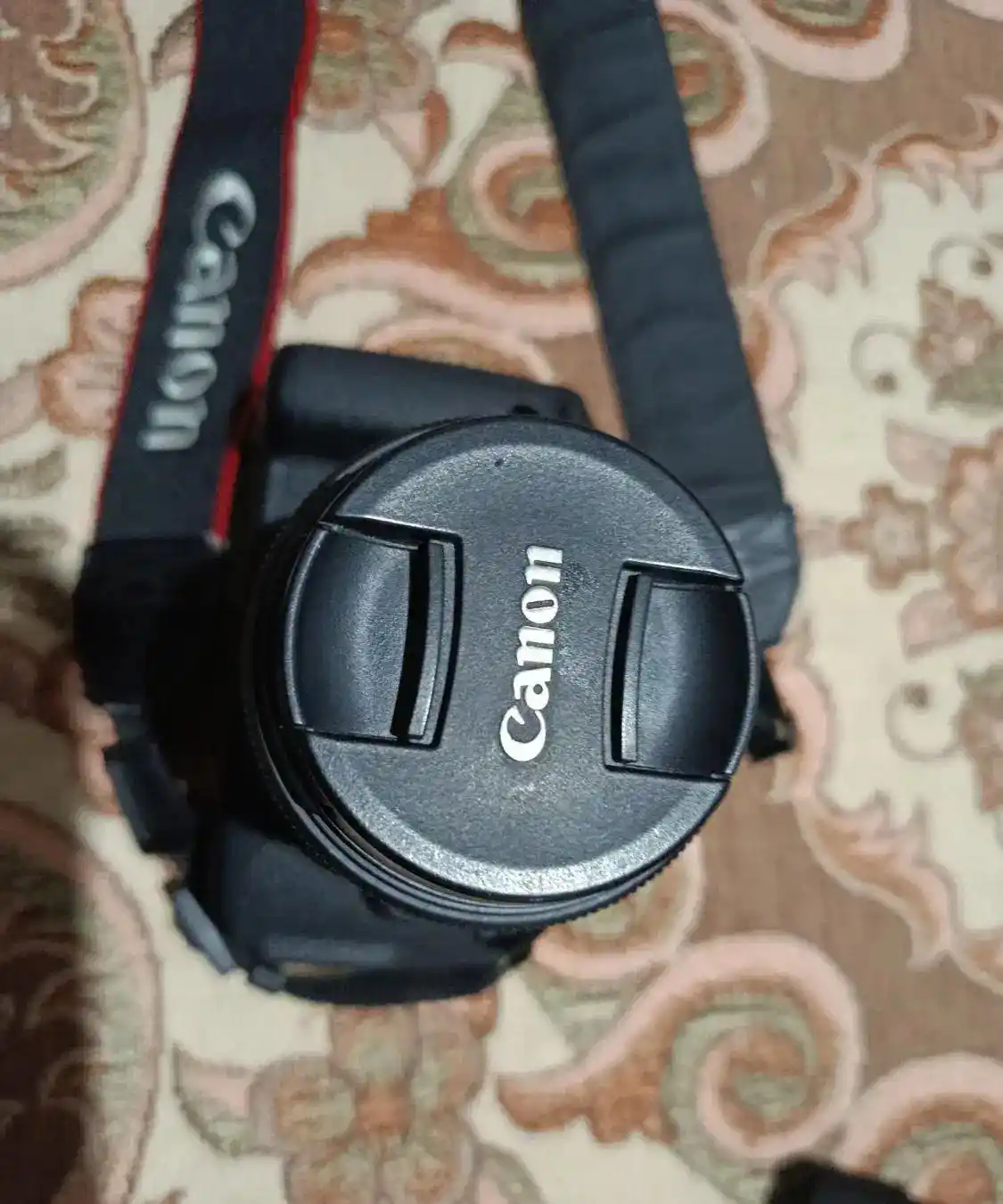 دوربین کانن 700D دست دو