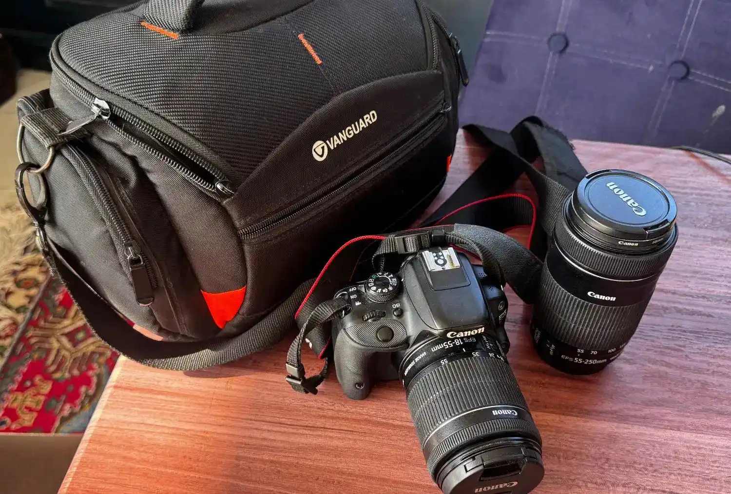 دوربین کنون دست دو