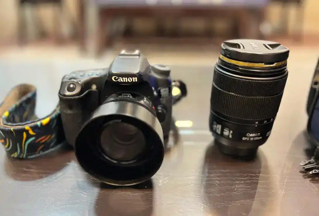 دوربین Canon 70D با لنز پرتره و 18-135 دست دو