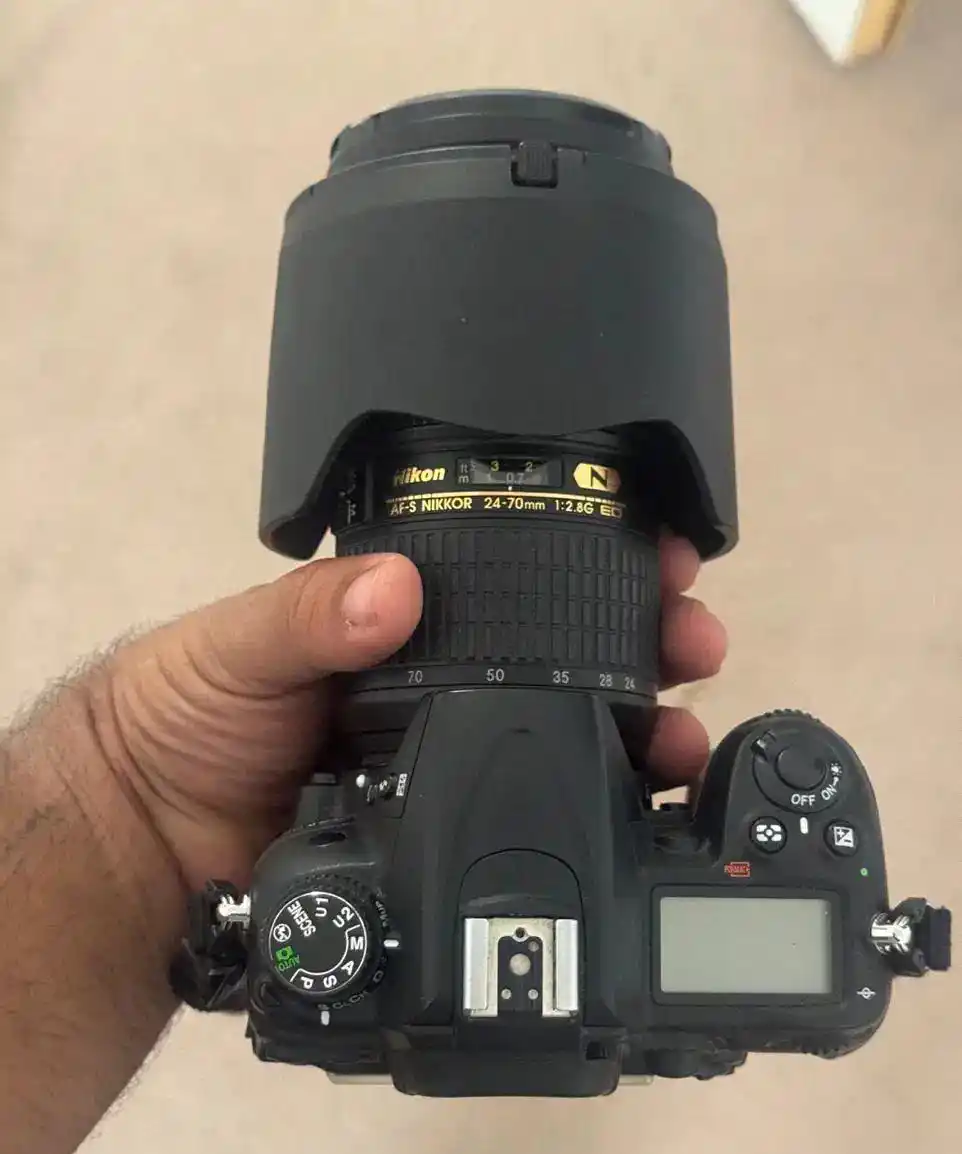 دوربین نیکون۷۰۰۰ به همراه لنز ۲۴/۷۰ در حد نو دست دو