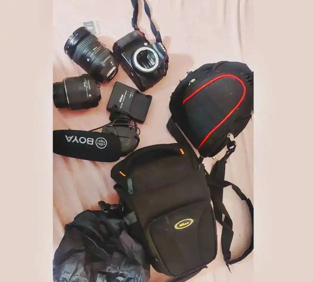 دوربین نیکون D3200، با ۲ لنز و میکروفن دست دو