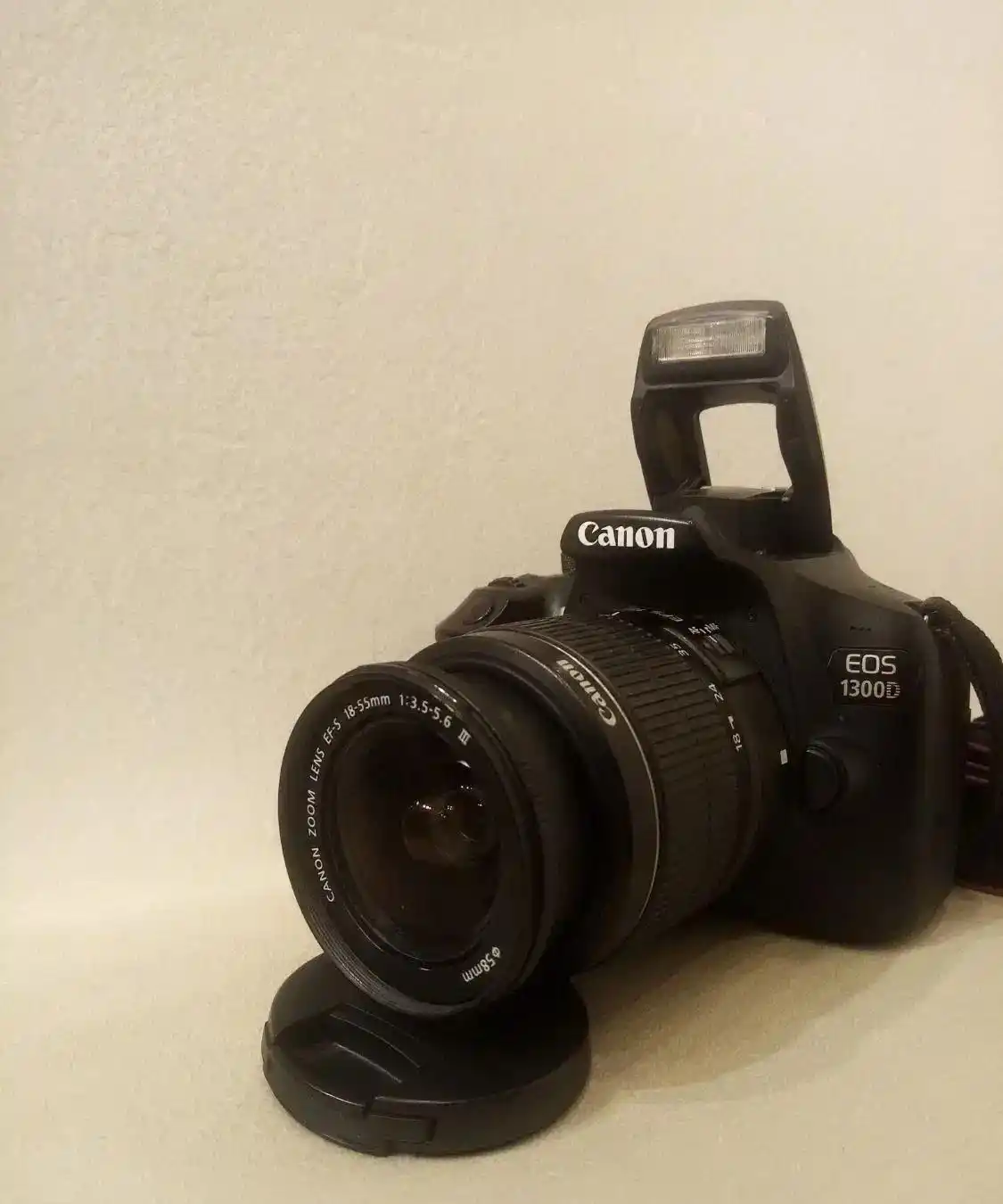 دوربین 1300 کانن دست دو