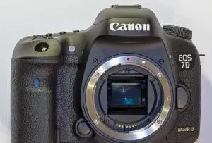 دوربین حرفه‌ای کانن | Canon 7D Mark ii+18-135mm دست دوم