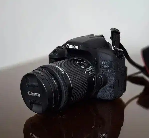 دوربین کنون 750D دست دو