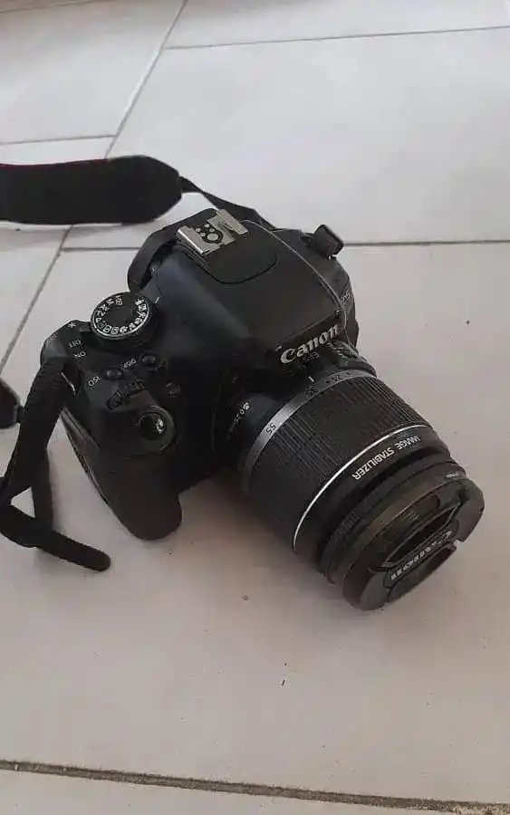 دوربین Canon EOS 600D دست دو