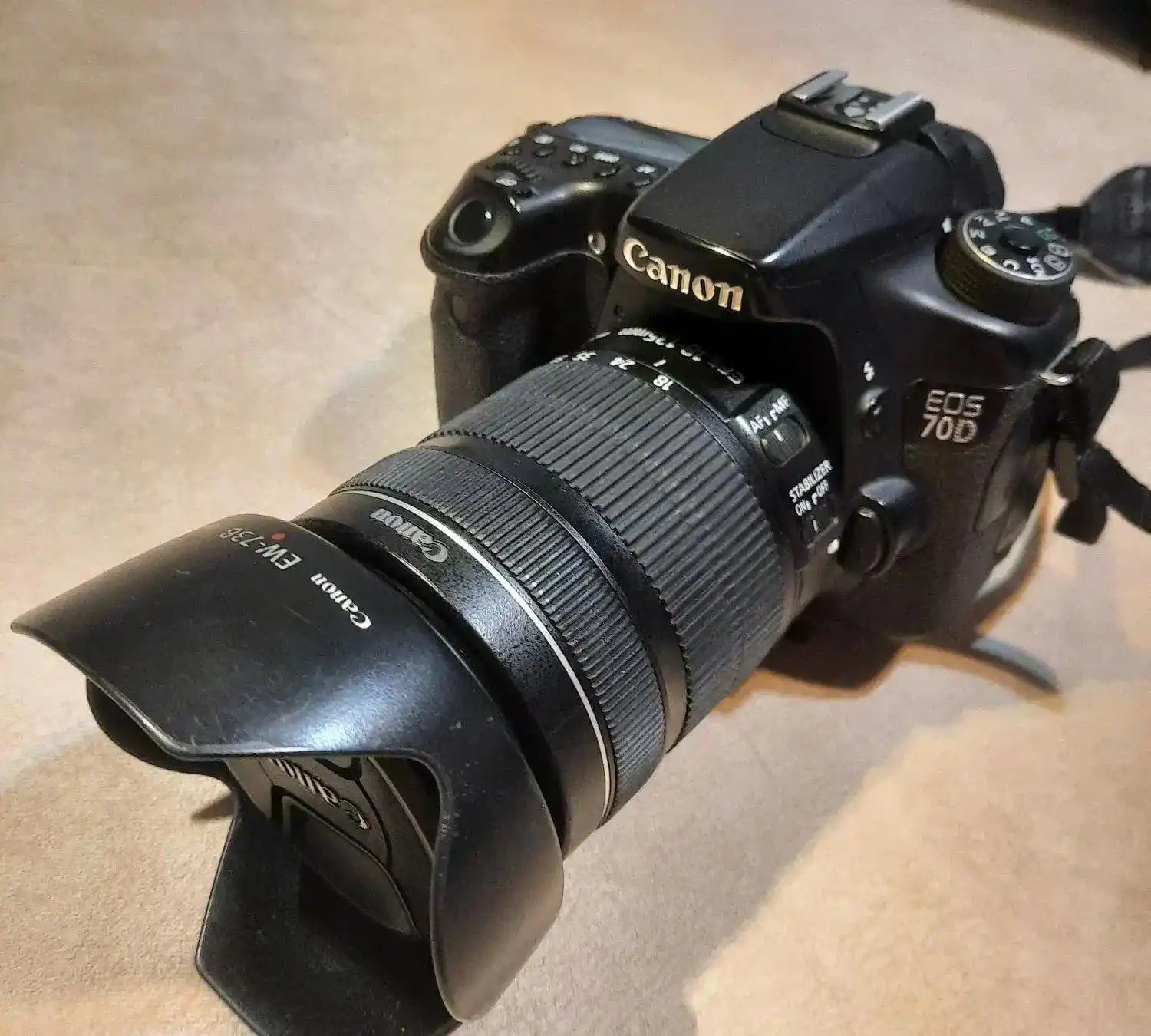 دوربین کانن 70D دست دو