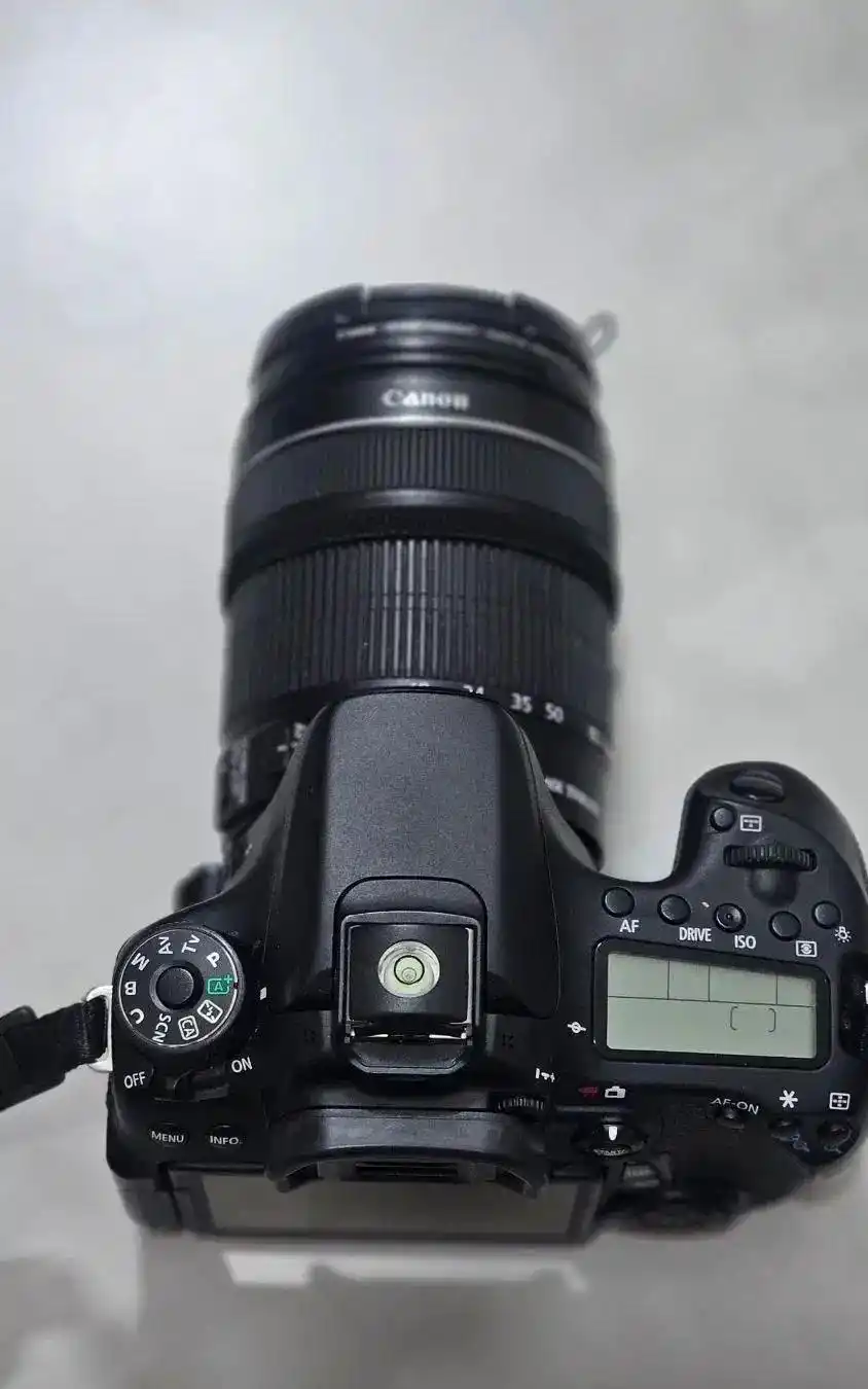 دوربین Canon 70D دست دو