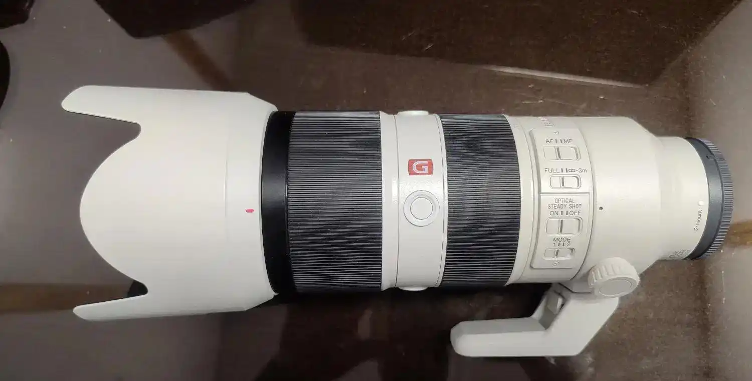 لنز۲۰۰. ۷۰ سونی دست دو