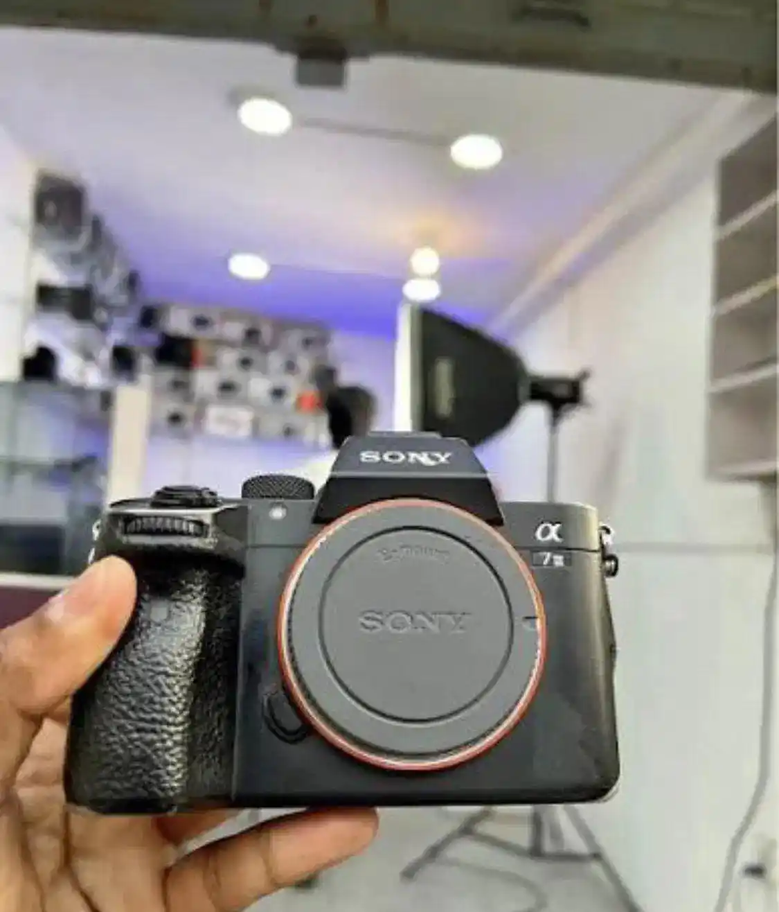 دوربین سونی آلفا sony A7 R iii دست دو