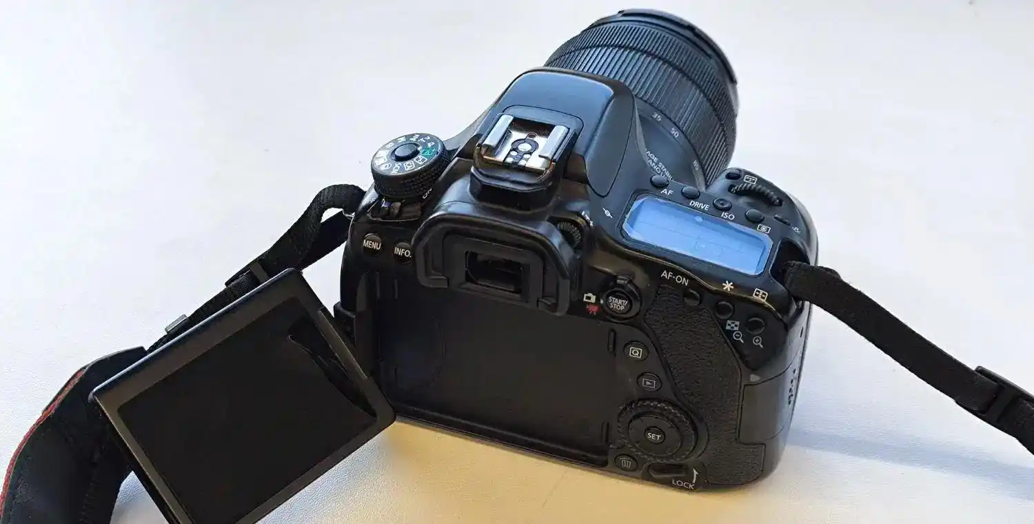 canon 80D/lens 18-135 دست دو