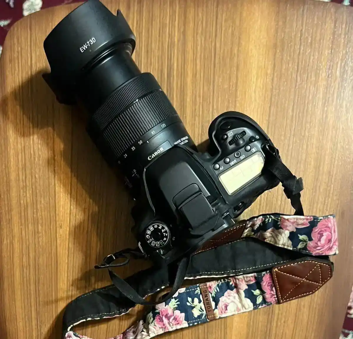 کنون80D دست دو