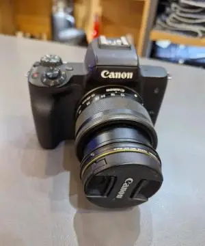 دوربین M50 canon دست دوم