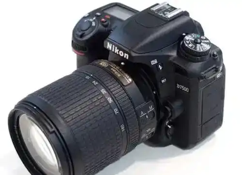 دوربین نیکون D7500+لنز ۱۴۰-۱۸ دست دو