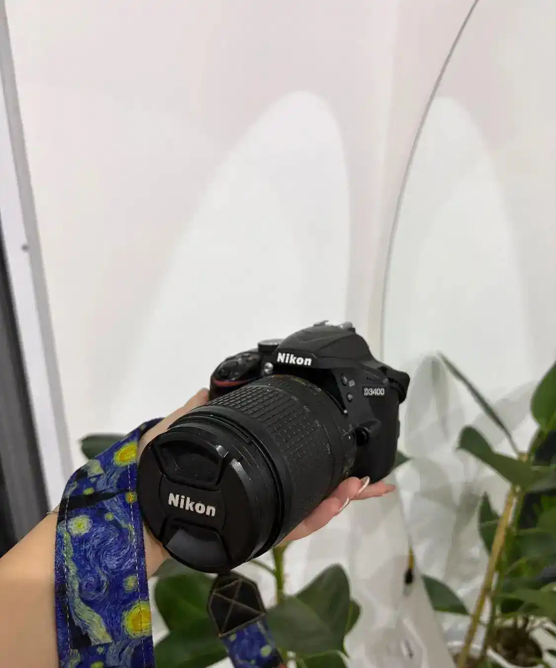 دوربین نیکون D3400 دست دو