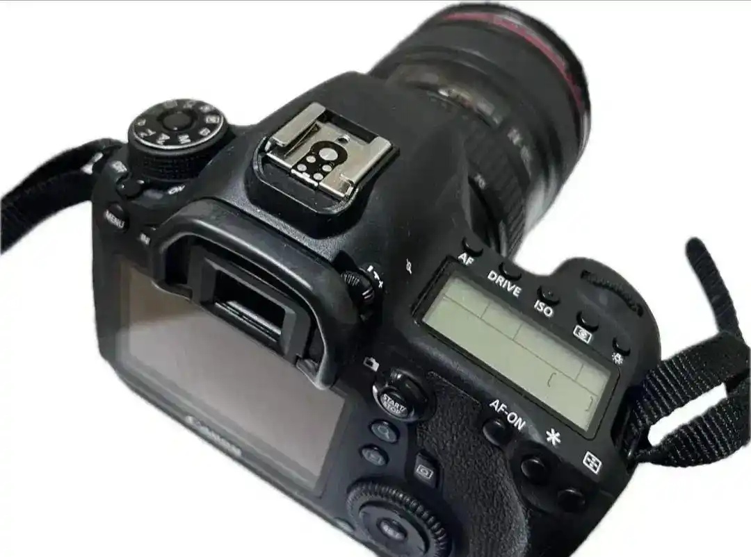 دوربین کنون 6d دست دو