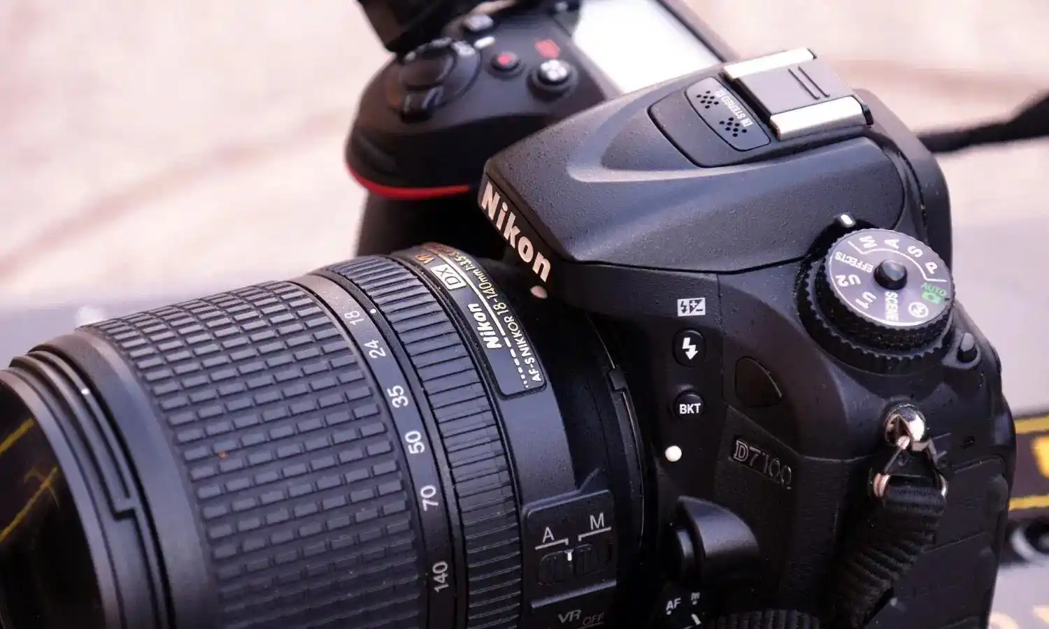 دوربین عکاسی نکون نیکون Nikon d7100 دست دو