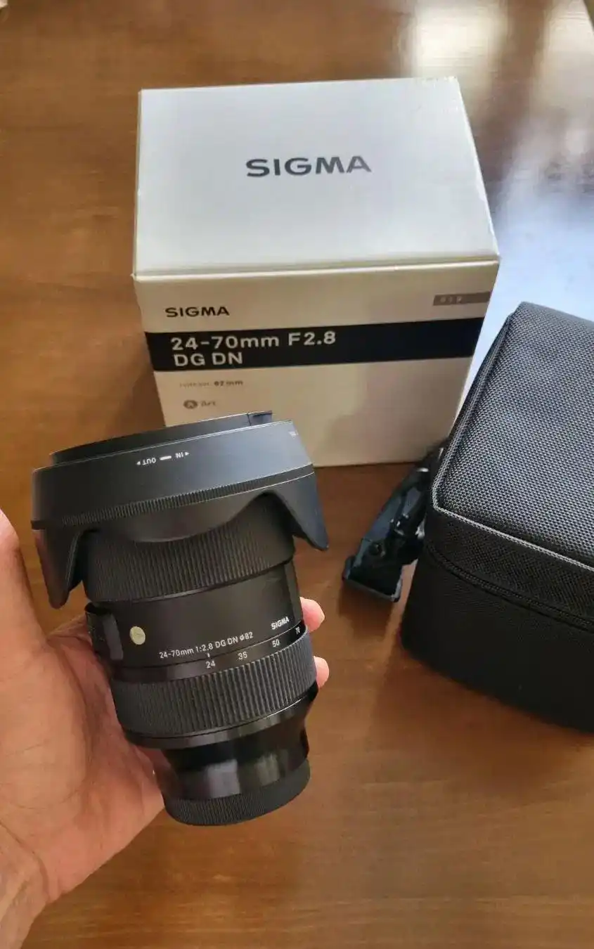 لنز ۲۴-۷۰ سیگما مانت سونی دست دو