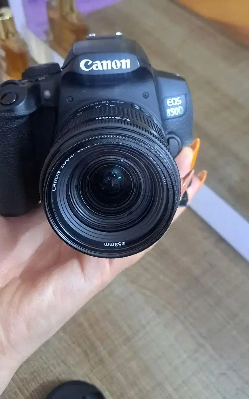 دوربین کنون ۸۵۰d دست دو