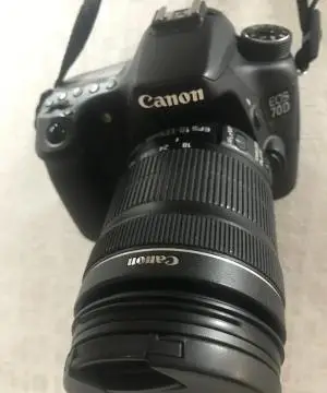 دوربین canon 70D لنز135-18 IS STM دست دوم