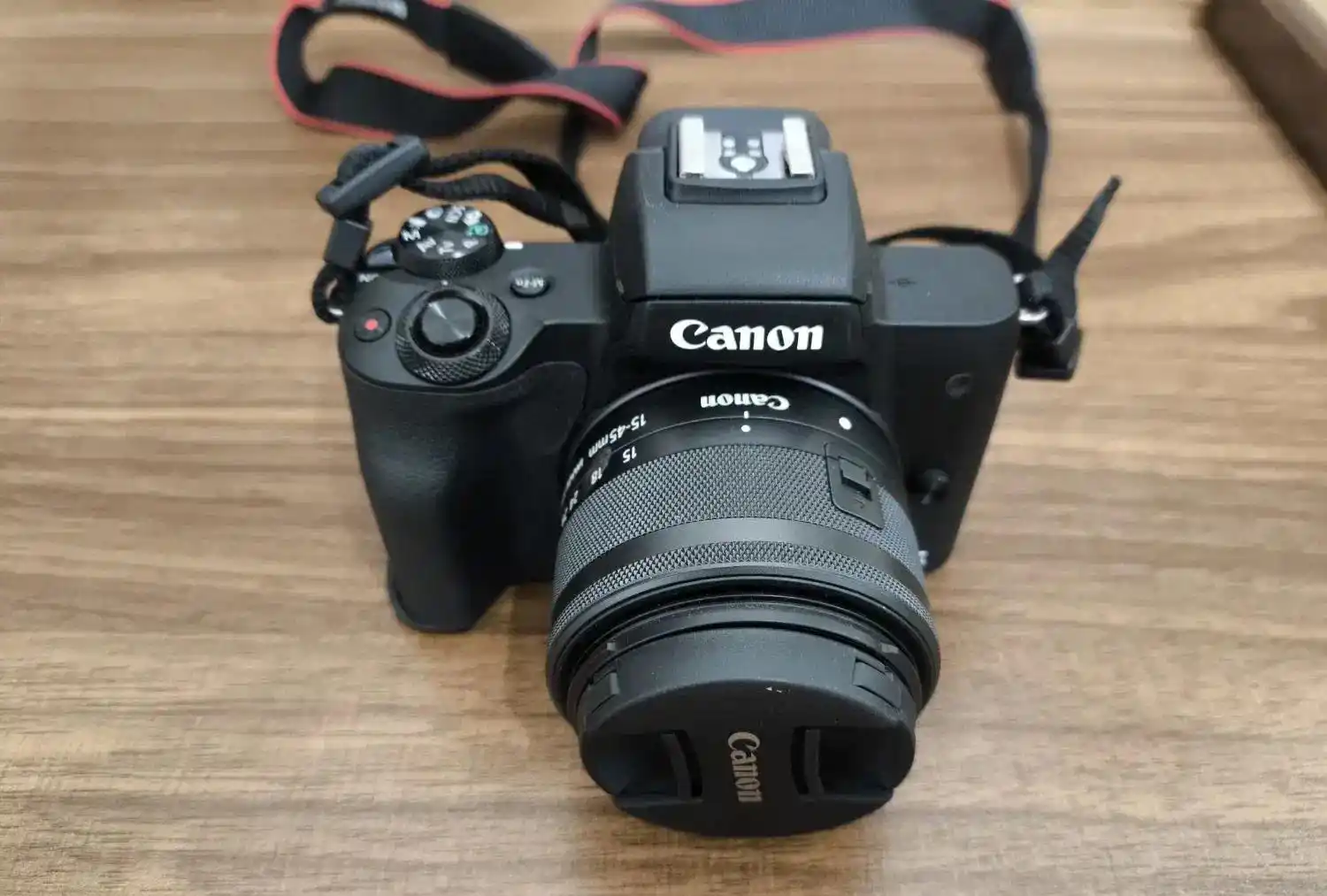 Canon EOS M50 Mark2 دست دو