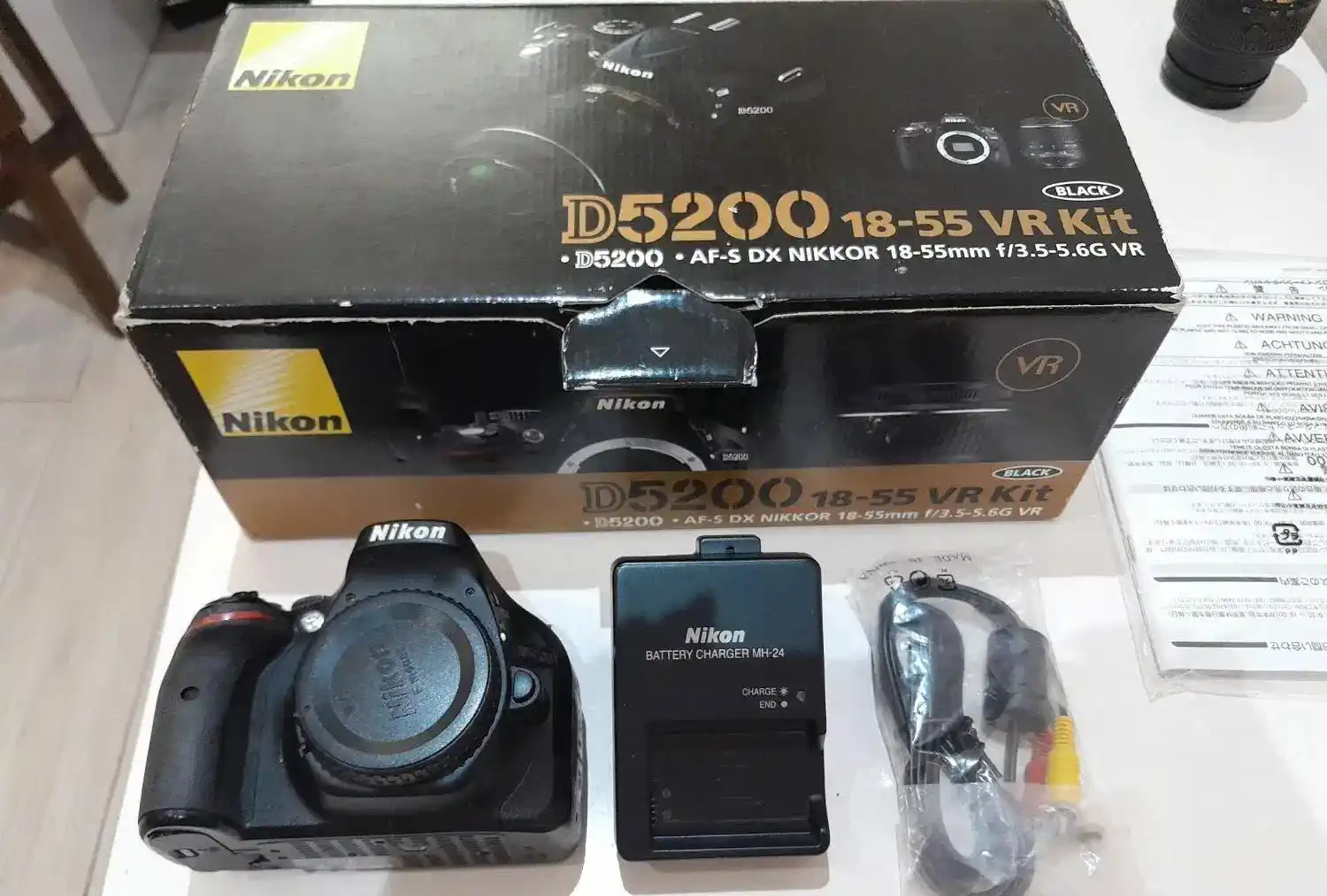 دوربین نیکون D5200 دست دو