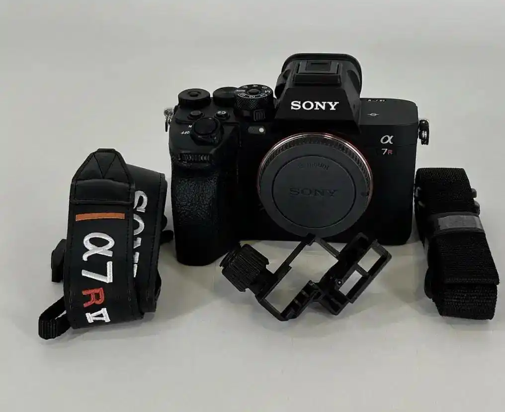 فروش دوربین Sony A7RV دست دو