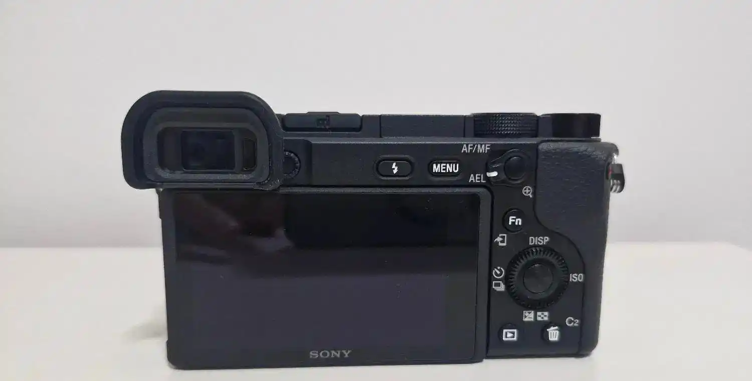 دوربین سونیA6400 دست دو