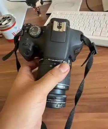 دوربین دی ۲۰۰۰ مشابه نو دست دو