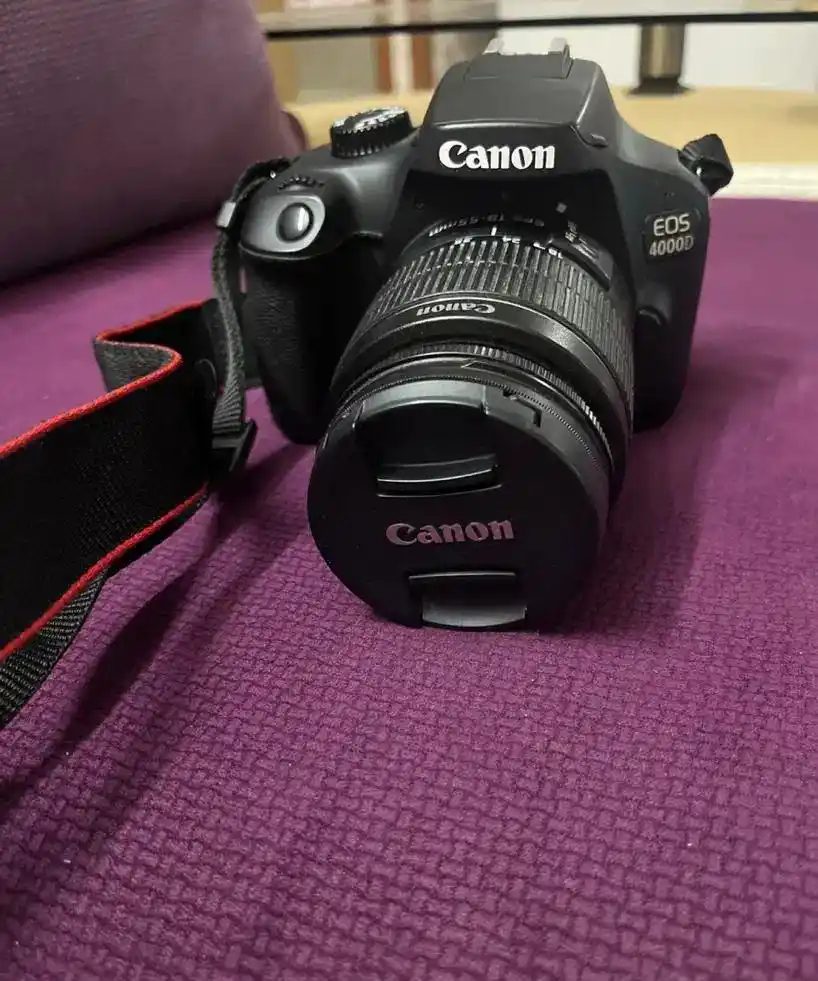 دوربین کنون 4000D دست دو