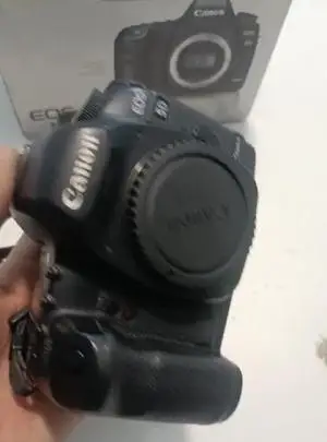 Canon 5D Mark II with 24-105mm دست دوم