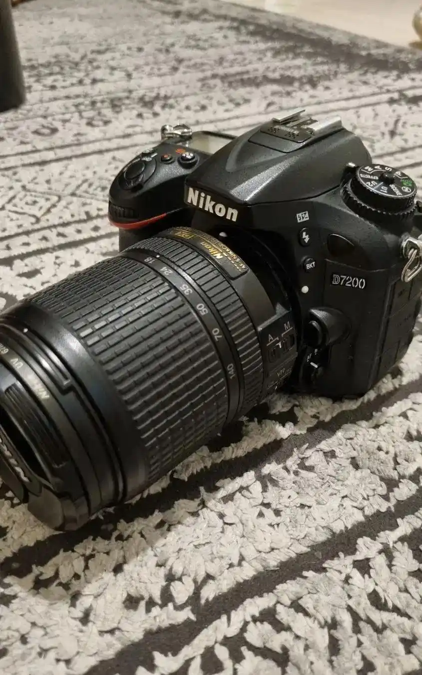 دوربین nikonD7200 دست دو