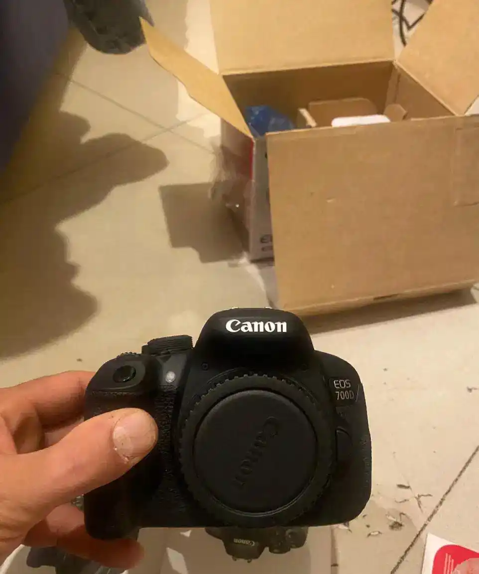 دوربین ۷۰۰dآکبند نوو دست دو